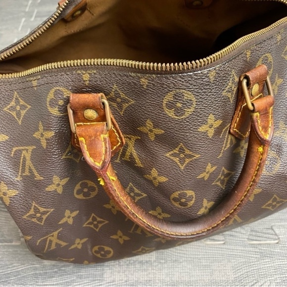 LOUIS VUITTON Monogram Speedy 30 Vintage Coated Canvas - Picture 12 of 17